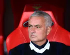 FILE PHOTO: Soccer Football - UEFA Champions League - Play Off - Second Leg - Benfica v Fenerbahce - Estadio da Luz, Lisbon, Portugal - August 27, 2025 Fenerbahce coach Jose Mourinho before the match REUTERS/Pedro Nunes/File Photo/Foto: Pedro Nunes