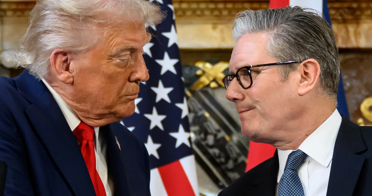 U.S. President Donald Trump and British Prime Minister Keir Starmer shake hands as they hold a press conference at Chequers at the conclusion of a state visit on September 18, 2025 in Aylesbury, Britain. Leon Neal/Pool via REUTERS/Leon Neal