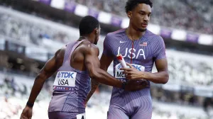 World Athletics Championships Tokyo 2025 - Men's 4 x 400m Relay Round 1 - Japan National Stadium, Tokyo, Japan - September 21, 2025 Jenoah McKiver of the U.S. in action, next to Bryce Deadmon of the U.S. REUTERS/Sarah Meyssonnier/Foto: Sarah Meyssonnier