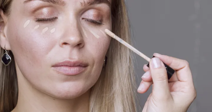 Prirodna njega protiv podočnjaka/Free Pik