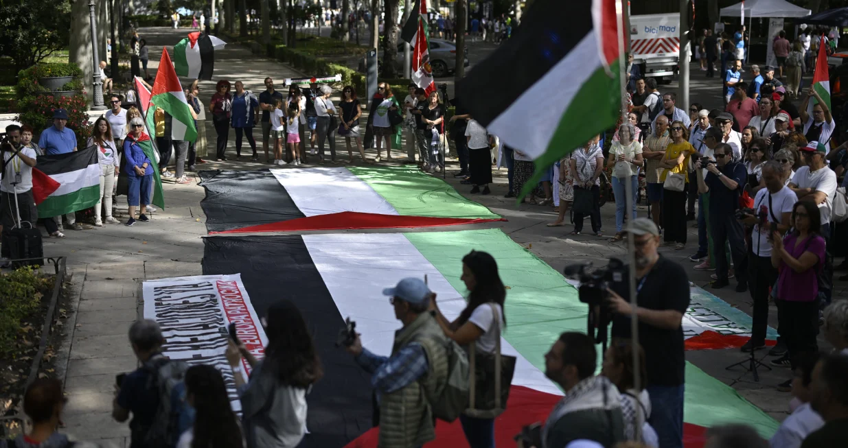 Zdravstveni radnici širom Španije izašli su na ulice kako bi protestovali protiv izraelskih napada na Gazu/Burak Akbulut