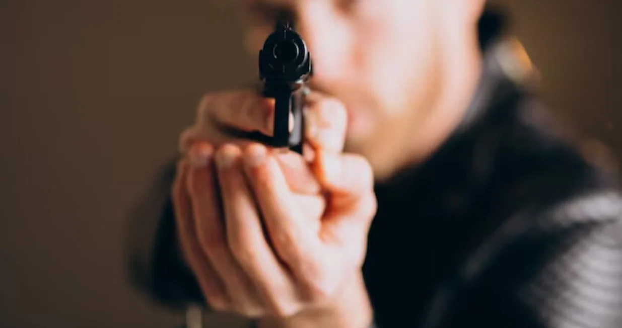 pištolj, prijetnja pištoljem ilustracija /Freepik
