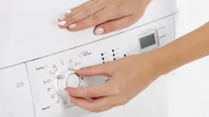 Spasite veš mašinu i garderobu/Freepik