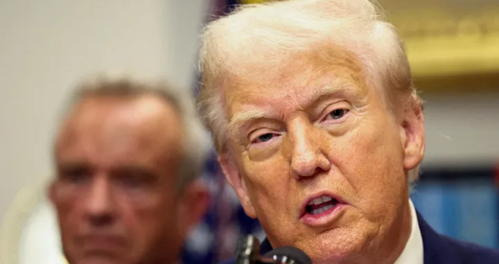 U.S. President Donald Trump makes an announcement linking autism to childhood vaccines and to the use of popular pain medication Tylenol for pregnant women and children, claims which are not backed by decades of science, at the White House, in Washington, D.C., U.S., September 22, 2025. REUTERS/Kevin Lamarque/Kevin Lamarque