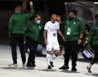 epa09005120 Al-Ahli's player Alexandru Mitrita (3-R) gets substituted after suffering an injury during the Saudi Professional League soccer match between Al-Ahli and Al-Ittihad at King Abdullah Sport City Stadium, 30 kilometers north of Jeddah, Saudi Arabia, 11 February 2021. EPA/STR/Foto: Str