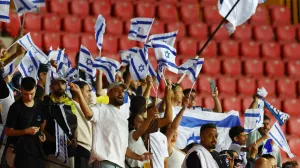 Soccer Football - World Cup - UEFA Qualifiers - Group I - Israel v Italy - Nagyerdei Stadion, Debrecen, Hungary - September 8, 2025 Israel fans inside the stadium before the match REUTERS/Bernadett Szabo/Foto: Bernadett Szabo