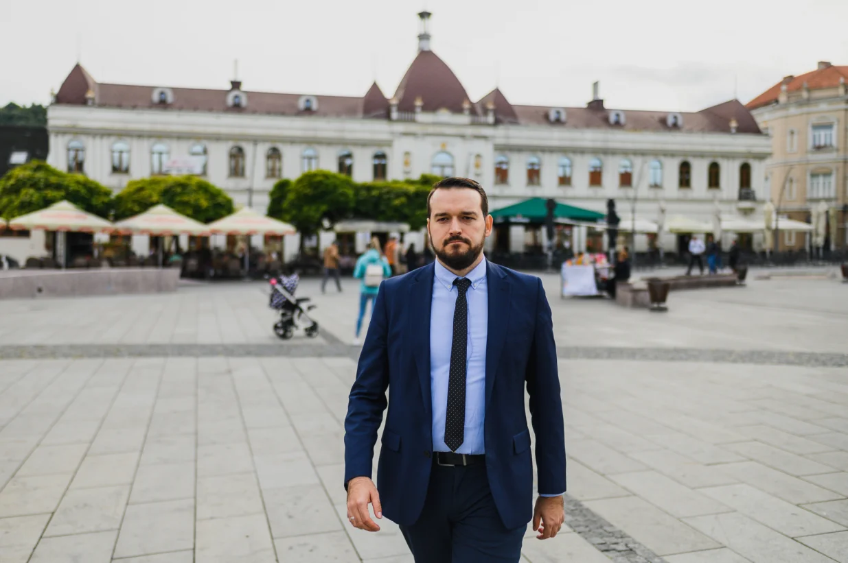 Admir Čavalić, ekonomski analitičar/