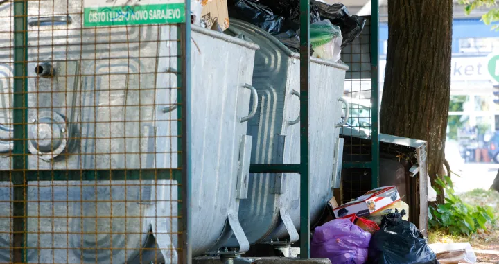 Smeće i komunalije/Damir Deljo