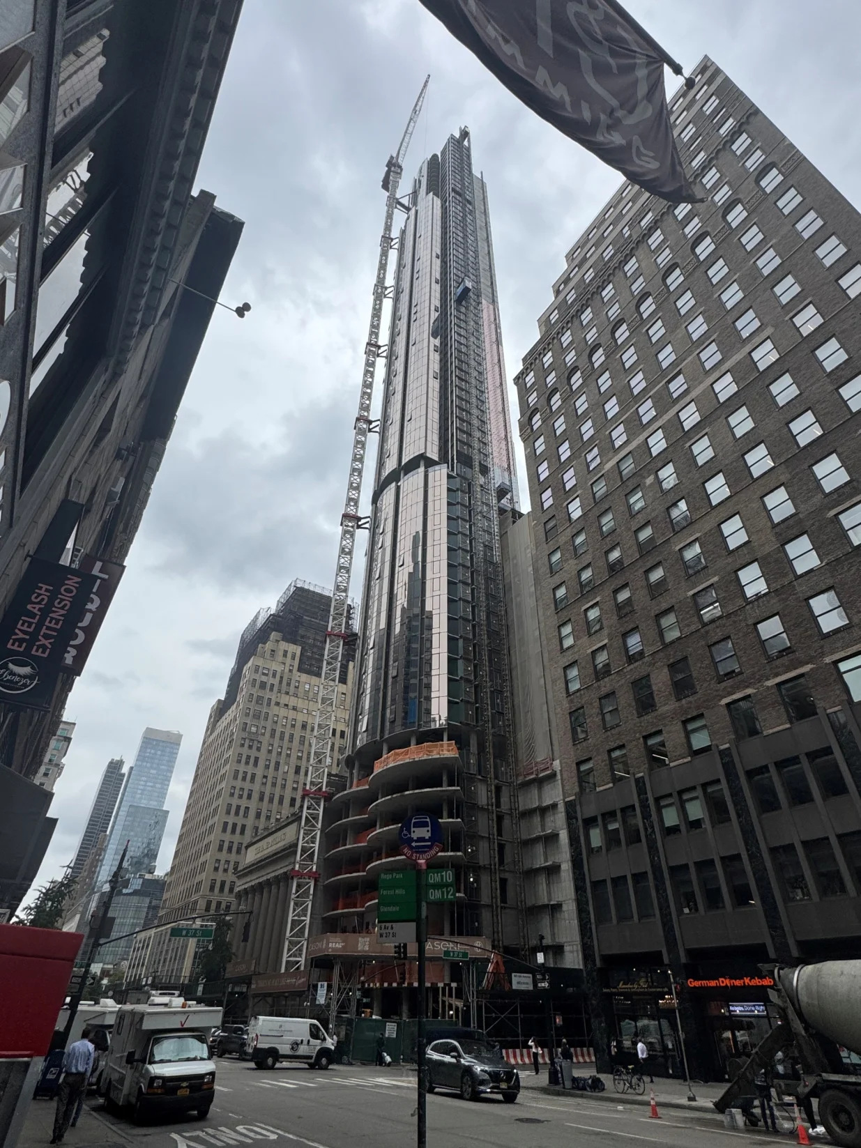 Neboder 989 6th Avenue na Manhattanu, New York City//