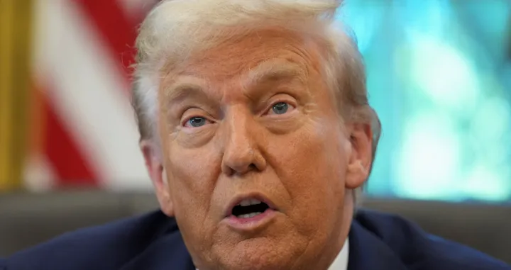 U.S. President Donald Trump looks on, in the Oval Office at the White House in Washington, D.C., U.S., September 19, 2025. REUTERS/Ken Cedeno/Ken Cedeno
