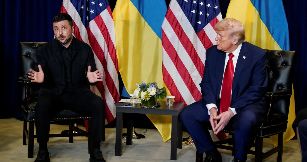 U.S. President Donald Trump meets with Ukrainian President Volodymyr Zelenskiy during the 80th United Nations General Assembly, in New York City, New York, U.S., September 23, 2025. REUTERS/Al Drago/Alexander Drago