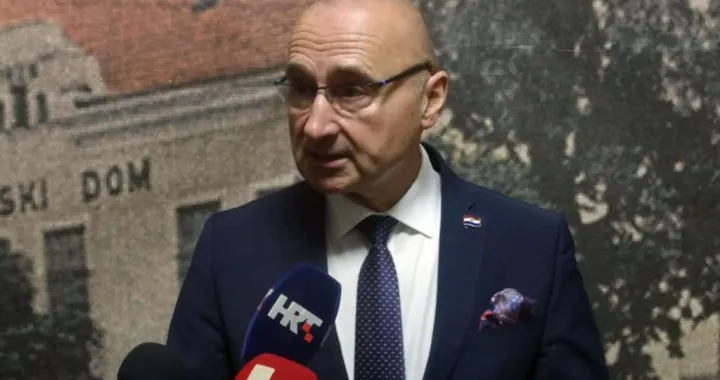 Ministar vanjskih i europskih poslova Republike Hrvatske Gordan Grlić Radman u Bugojnu, nazočio otkrivanju spomen-ploče Anti Grliću Radmanu//