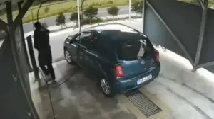 Kamere snimile lopove/Printscreen/Crna hronika//