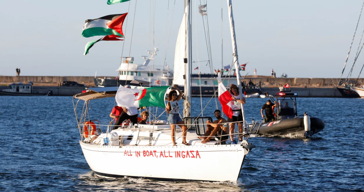 A boat participating in the Global Sumud Flotilla departs from the port of Bizerte, en route to Gaza, as part of an international humanitarian initiative aimed at breaking the Israeli naval blockade and delivering essential aid to Palestinians, in Bizerte, Tunisia, September 13, 2025. REUTERS/Zoubeir Souissi/Zoubeir Souissi