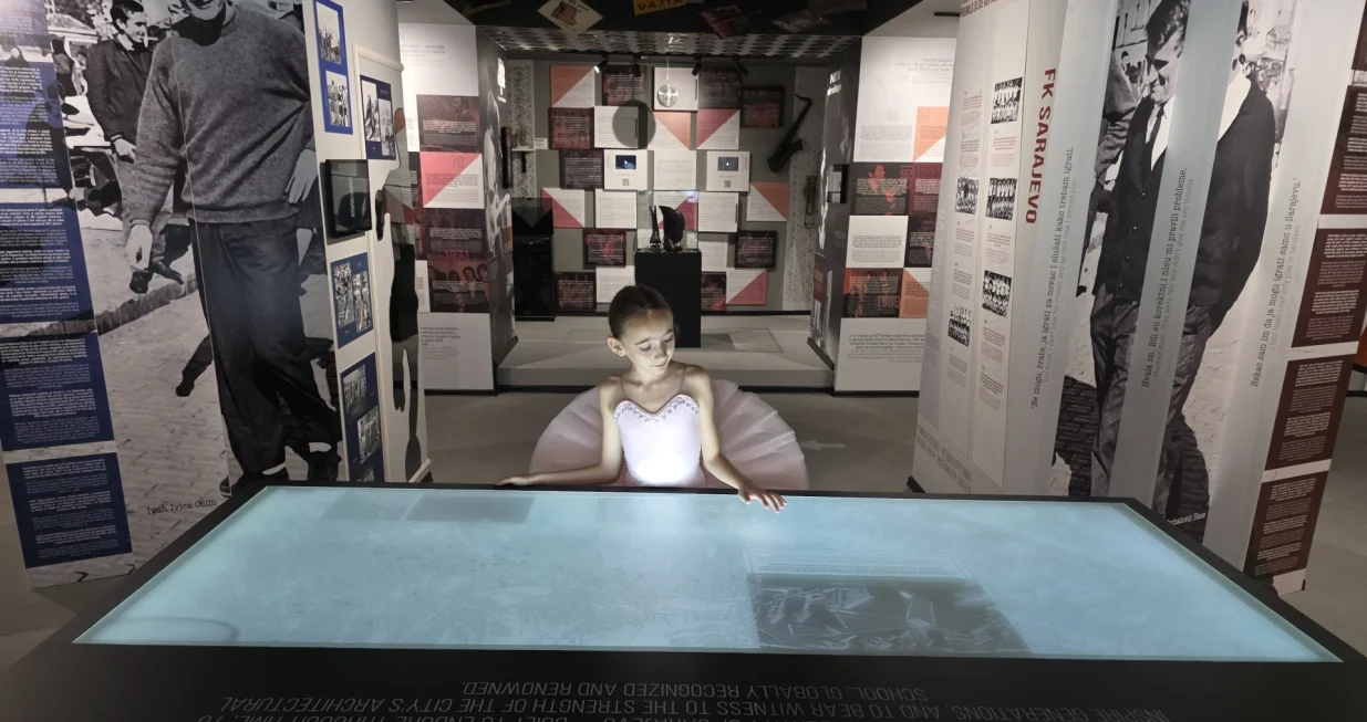 Performans balerine Džane Pavlović u centru Planet Sarajevo//