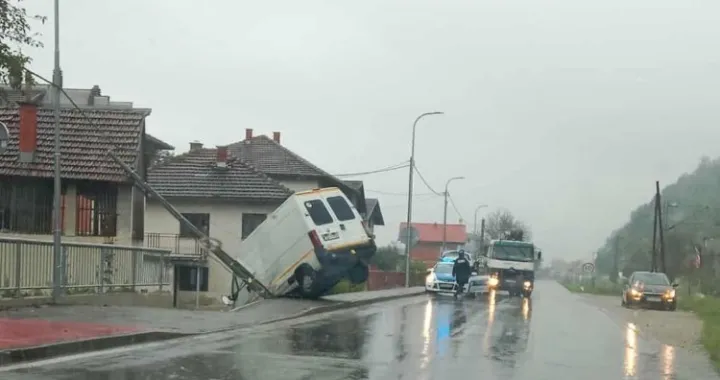 Neobičan udes/Facebook/Nezavisne//