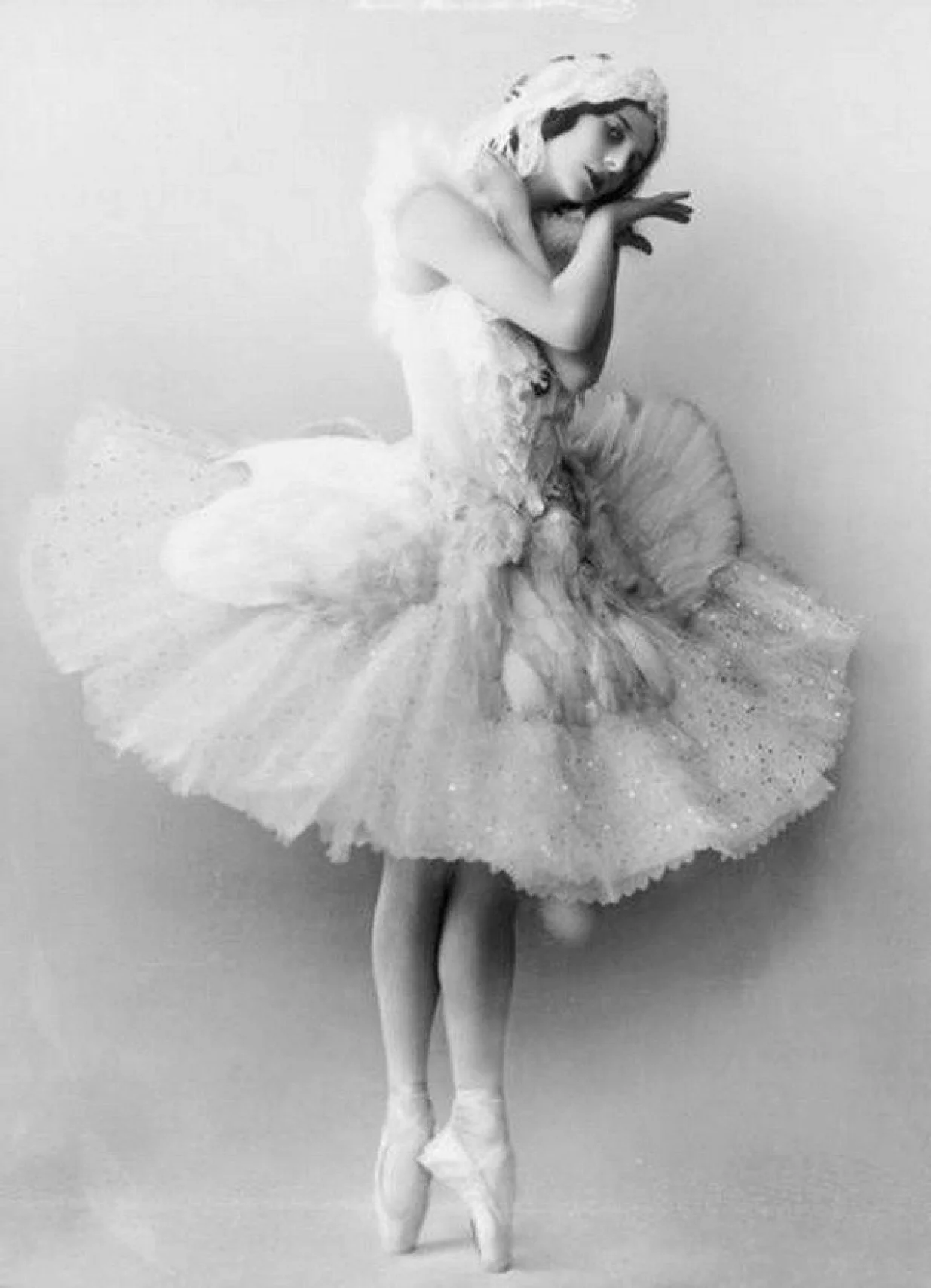 Anna Pavlova	/