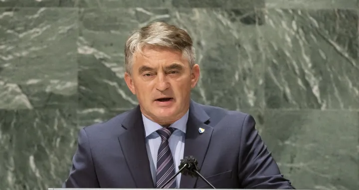 epa09481687 Bosnia and Herzegovina's President Zeljko Komsic addresses the General Debate of the 76th Session of the United Nations General Assembly in New York, New York, USA, 22 September 2021. EPA/JUSTIN LANE/Justin Lane