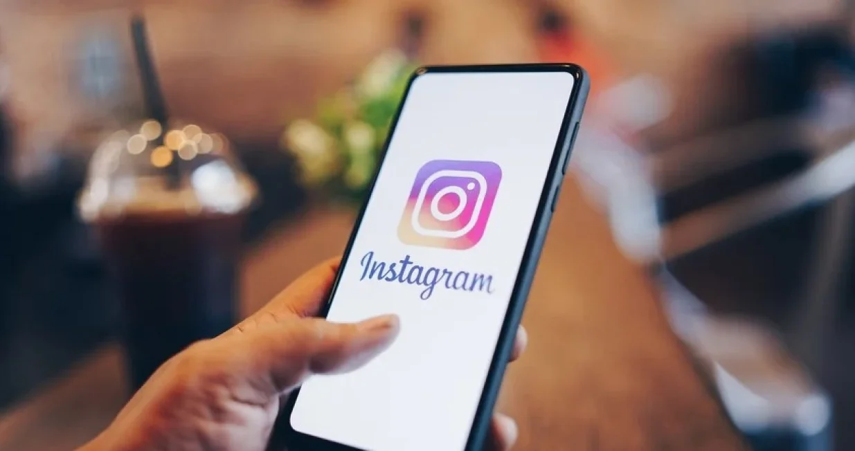 instagram logo/