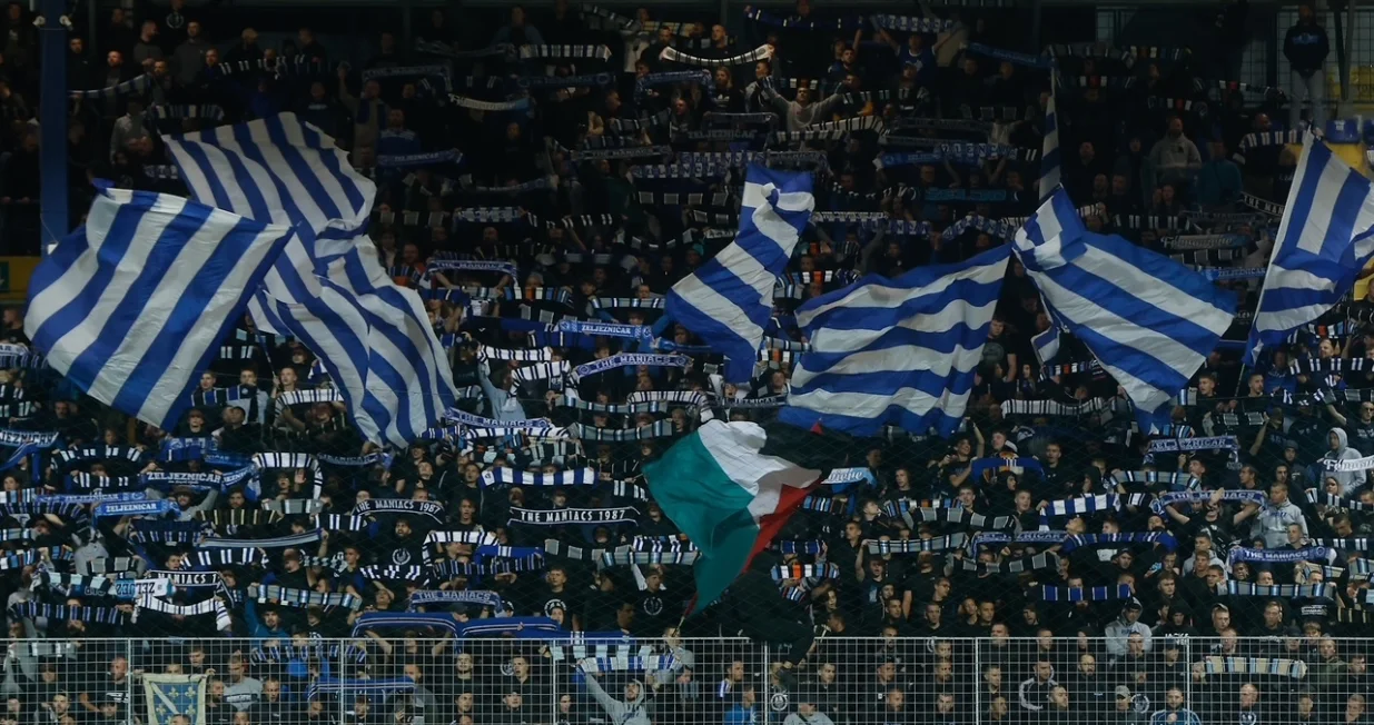 Manijaci na istočnoj tribini Grbavice/Foto: 