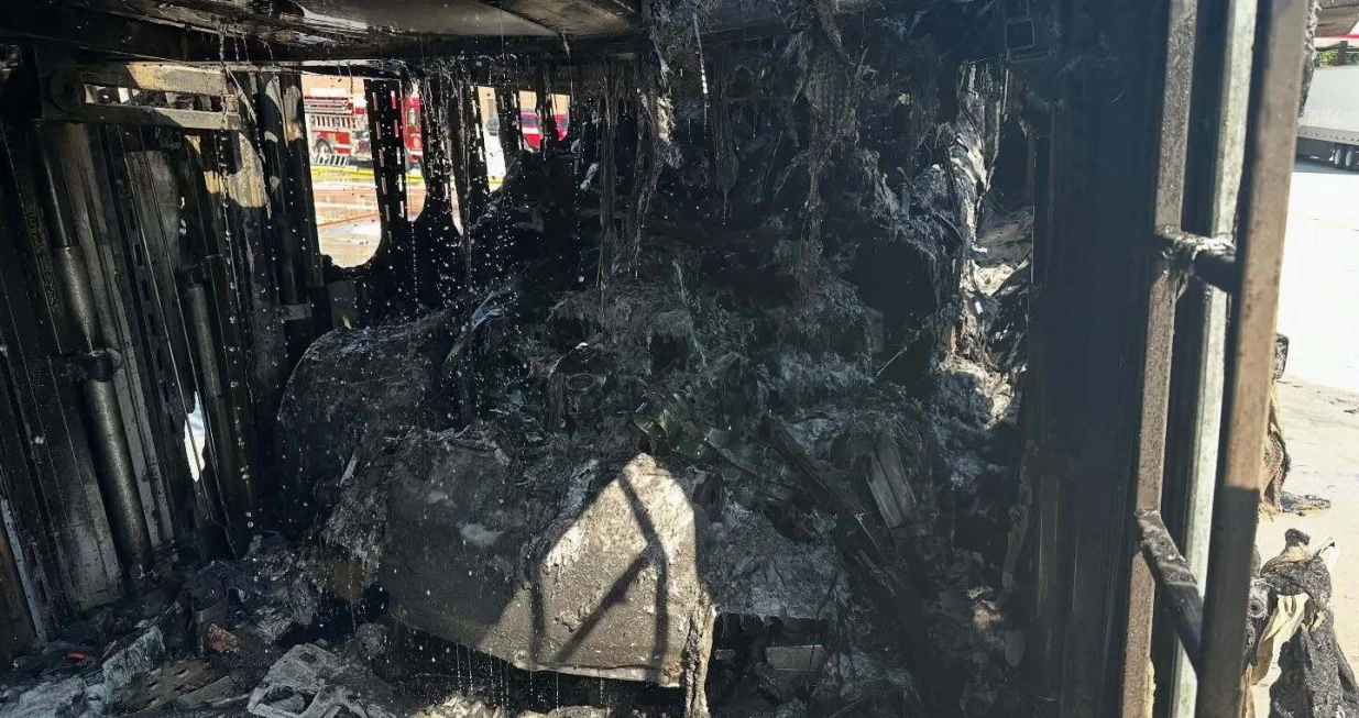 Pretpostavlja se da je požar izazvan kvarom na jednom od vozila/Facebook/