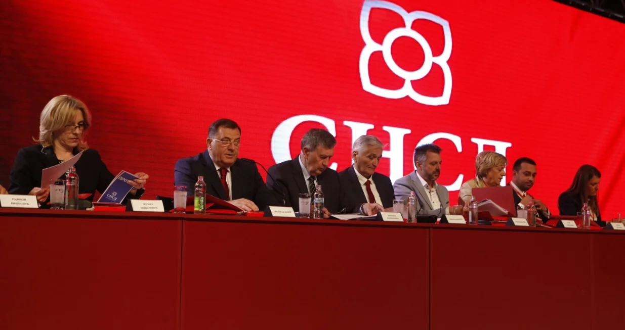 Sabor SNSD-a na kojem je usvojena deklaracija o nezavisnosti Republike Srpske/