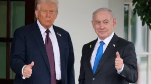 U.S. President Donald Trump and Israeli Prime Minister Benjamin Netanyahu give thumbs-up at the White House in Washington, D.C., U.S., September 29, 2025. REUTERS/Jonathan Ernst  TPX IMAGES OF THE DAY/Jonathan Ernst