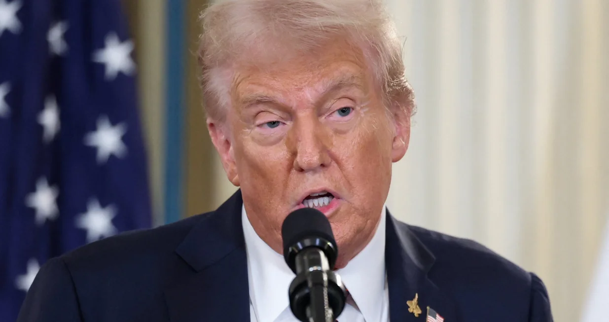 U.S. President Donald Trump speaks during a joint press conference with Israeli Prime Minister Benjamin Netanyahu (not pictured) in the State Dining Room at the White House in Washington, D.C., U.S., September 29, 2025. REUTERS/Jonathan Ernst/Jonathan Ernst