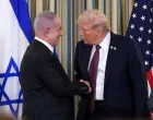 U.S. President Donald Trump and Israeli Prime Minister Benjamin Netanyahu shake hands at a joint press conference in the State Dining Room at the White House in Washington, D.C., U.S., September 29, 2025. REUTERS/Jonathan Ernst/Jonathan Ernst