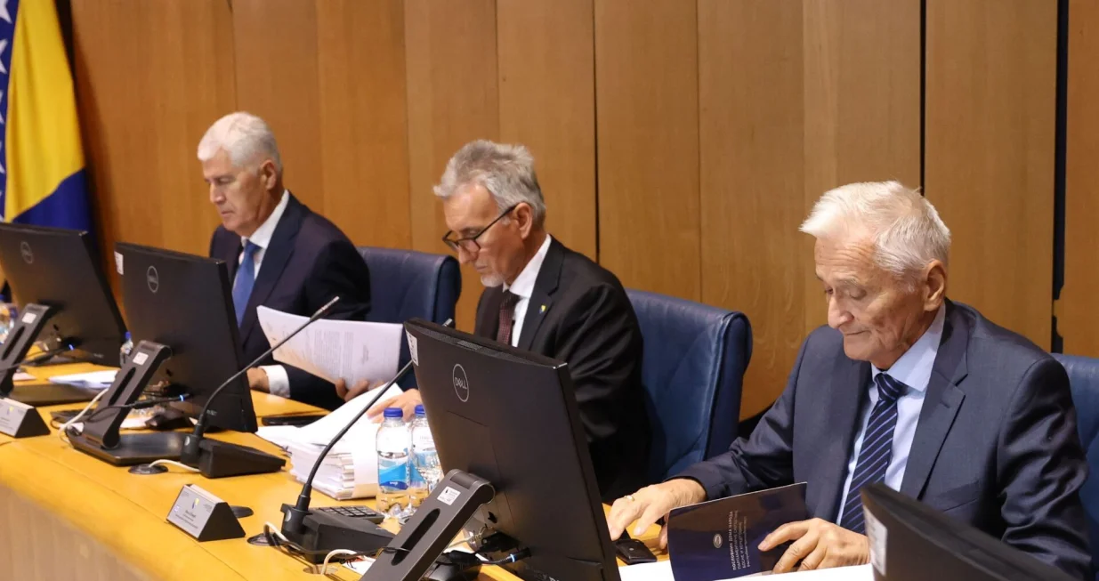 Dragan Čović, Kemal Ademović i Nikola Špirić; hitna sjednica Doma naroda Parlamentarne skupštine BiH/Harun Muminović