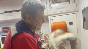 Ljekari spasili bebu/Ukrajinska policija//