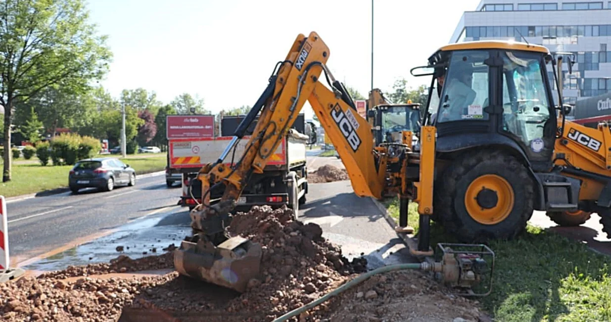 Završeni radovi na otklanjanju kvara na glavnom cjevovodu DN 300 u ulici Džemala Bijedića//