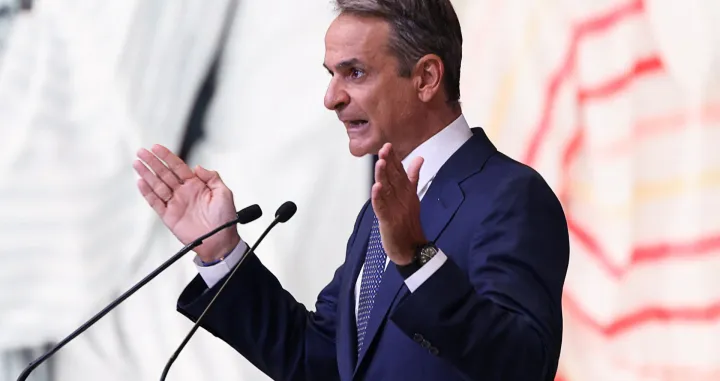 Greek Prime Minister Kyriakos Mitsotakis delivers an annual economic policy speech, at the International Fair of Thessaloniki, in Thessaloniki, Greece, September 6, 2025. REUTERS/Alexandros Avramidis/Alexandros Avramidis