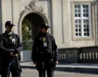 Police officers stand in front of Christiansborg Palace ahead of the informal meeting of European Union leaders in Copenhagen, Denmark, September 30, 2025. REUTERS/Leonhard Foeger/Leonhard Foeger
