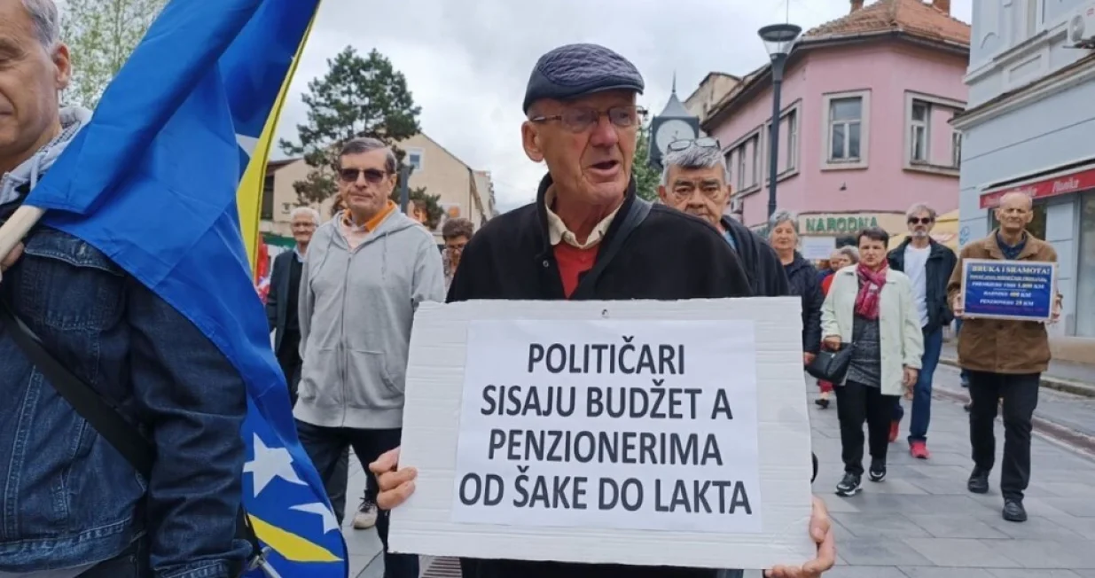 protest penzionera u tuzli/Tuzlanski.ba