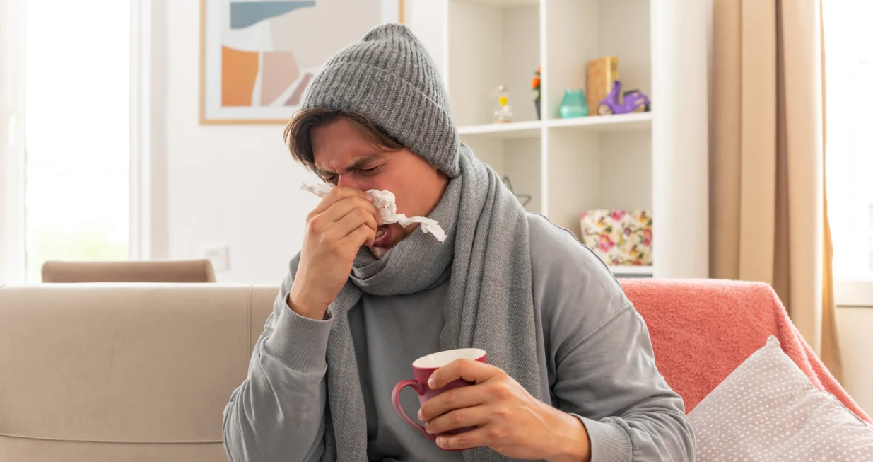 gripa, grlobolja, prehlada, curenje nosa/Freepik