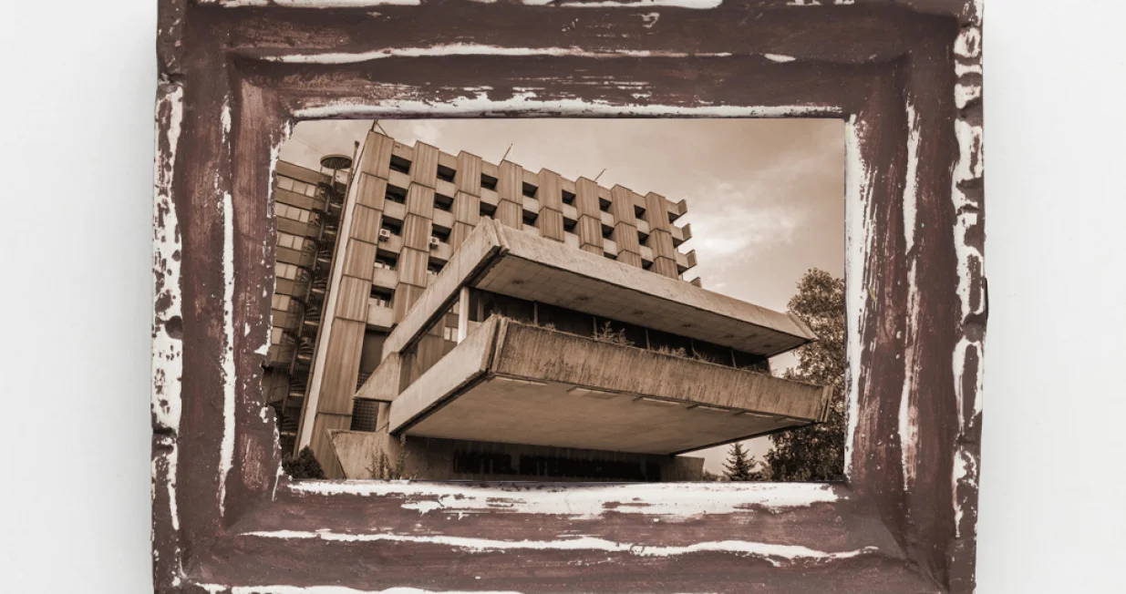 Kolumna Dragana Markovine: Modernistička Zenica na udaru/Ilustracija/Benjamin Krnić