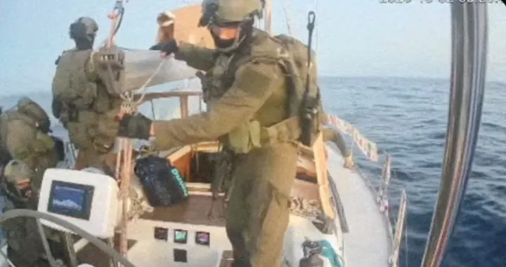 A screengrab from a live stream video shows Israeli navy forces aboard the Gaza-bound vessel Oxygono, part of the Global Sumud Flotilla, which flotilla organisers report has been intercepted, October 2, 2025. Global Sumud Flotilla/Handout via REUTERS THIS IMAGE HAS BEEN SUPPLIED BY A THIRD PARTY. MANDATORY CREDIT. NO RESALES. NO ARCHIVES.  TPX IMAGES OF THE DAY/Global Sumud Flotilla