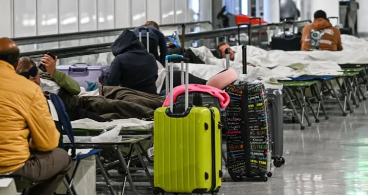 Minhen - hiljade putnika ostale na aerodromu/X