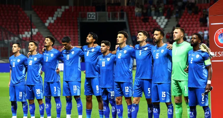 Soccer Football - World Cup - UEFA Qualifiers - Group I - Israel v Italy - Nagyerdei Stadion, Debrecen, Hungary - September 8, 2025 Israel players line up during the national anthems before the match REUTERS/Bernadett Szabo/Foto: Bernadett Szabo