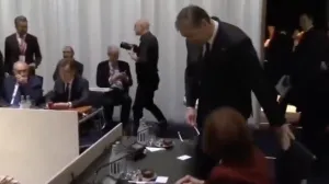 Vučić "u zemlji čuda"/Borko Stefanović