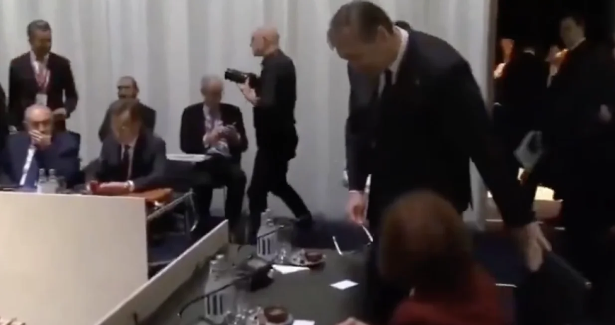 Vučić "u zemlji čuda"/Borko Stefanović