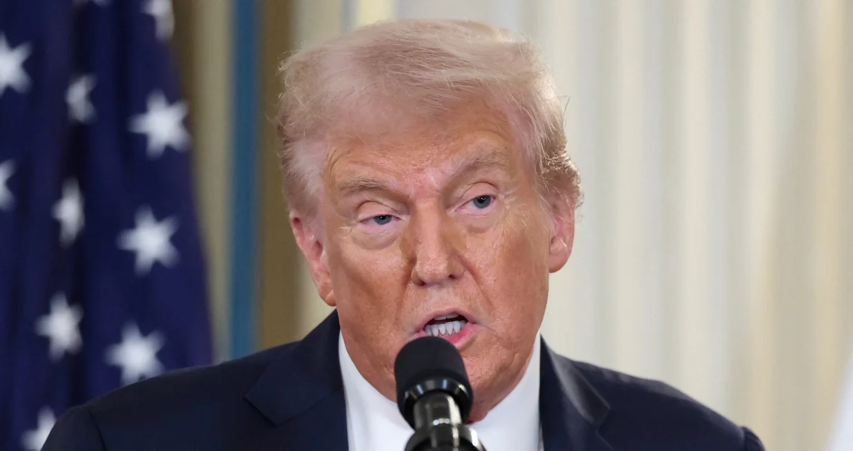 U.S. President Donald Trump speaks during a joint press conference with Israeli Prime Minister Benjamin Netanyahu (not pictured) in the State Dining Room at the White House in Washington, D.C., U.S., September 29, 2025. REUTERS/Jonathan Ernst/Jonathan Ernst