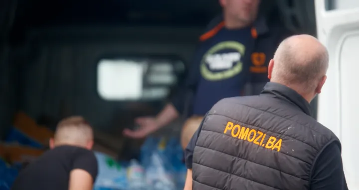 Pomozi.ba akcija uslijed poplava/Damir Deljo