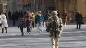 sunčano jutro sunce i ledenice/Senad Gubelić