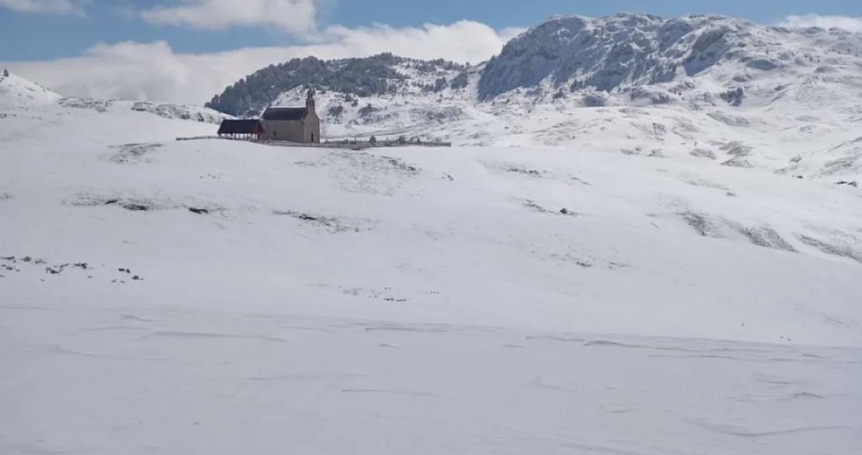 Smetovi su već dostigli visinu preko metra/RTCG//