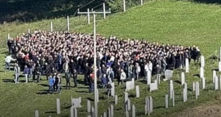Stotine ljudi na posljednjem ispraćaju/Krajina.ba//