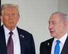 U.S. President Donald Trump welcomes Israeli Prime Minister Benjamin Netanyahu at the White House in Washington, D.C., U.S., September 29, 2025. REUTERS/Jonathan Ernst/Jonathan Ernst