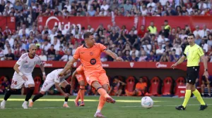 Soccer Football - LaLiga - Sevilla v FC Barcelona - Ramon Sanchez Pizjuan, Seville, Spain - October 5, 2025 FC Barcelona's Robert Lewandowski misses a penalty REUTERS/Marcelo Del Pozo/Foto: Marcelo Del Pozo