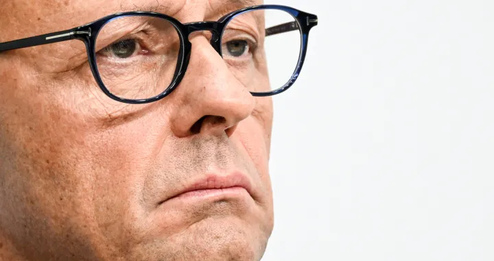 epa10234380 Germany's Christian Democratic Union (CDU) party and faction chairman Friedrich Merz attends a press conference in Berlin, Germany, 10 October 2022. EPA/FILIP SINGER/Filip Singer